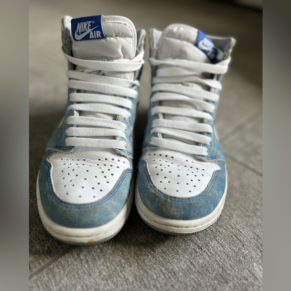 Youth size 6.5 Jordan Mid sneakers - Picture 4 of 5